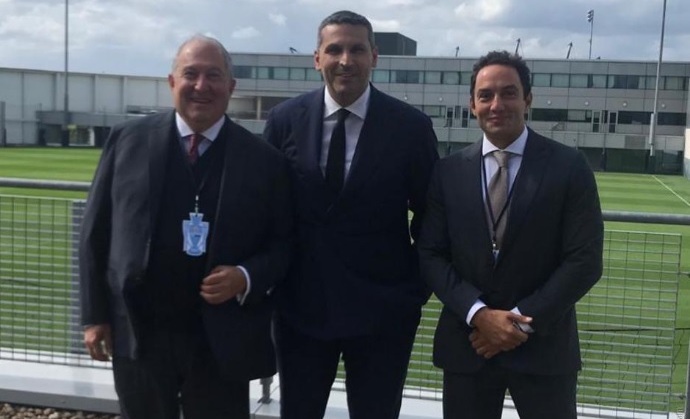 Արմեն Սարգսյանը հանդիպել է աշխարհի խոշորագույն ներդրումային ընկերություններից մեկի՝ ՄՈՒԲԱԴԱԼԱ-ի ղեկավար, «Մանչեսթեր Սիթի» ակումբի նախագահի հետ