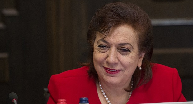 Հրանուշ Հակոբյանը ջերմ շփվել է Արայիկ Հարությունյանի հետ