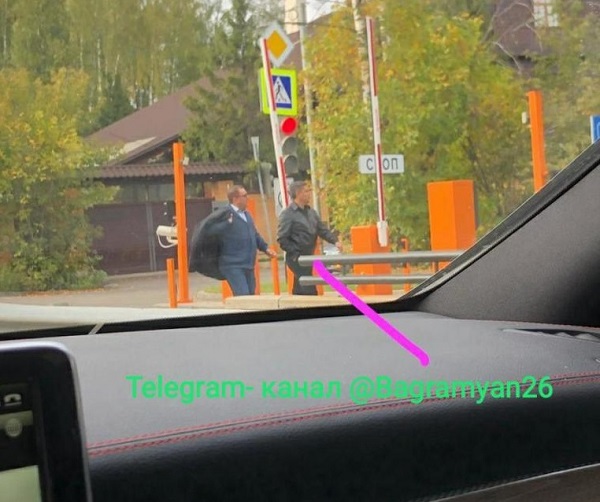 Վանեցյանը Մոսկվայում հանդիպել է Սամվել Կարապետյանի հետ․ Լուսանկարը համացանցում քննարկումների առիթ է դարձել