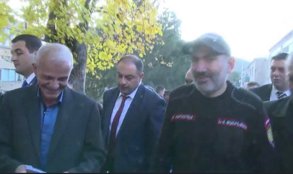 Ձեր մասին բանաստեղծություն եմ գրել, կարա՞մ ասեմ․․․Վայքեցի տղամարդը՝ Նիկոլ Փաշինյանին