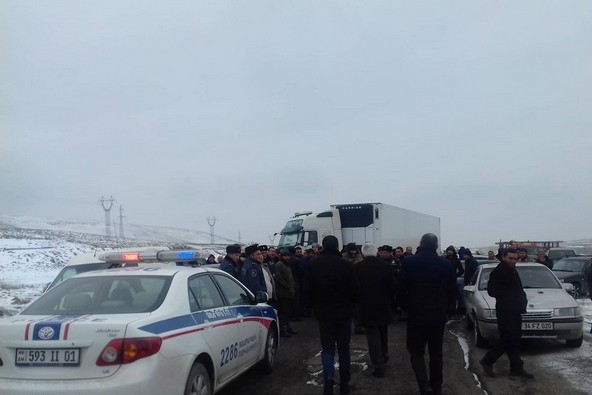 Մեզի դրել են անասունի տեղ... վերջին անգամ ճամփա փակելով է հարց լուծվել. Շիրակի մարզի գյուղացիներ