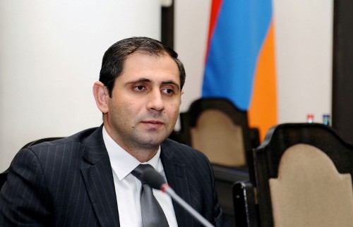 Փաշինյանը կոշտ խոսեց Պապիկյանի հետ