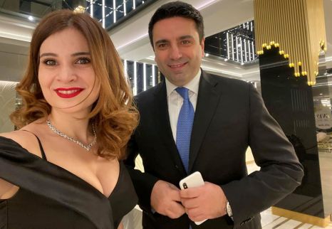 Վստահ եմ` նման մարդիկ պատժվելու են. ես հավատում եմ արդարության վերականգնմանը. Ալեն Սիմոնյանի կնոջ գրառումը