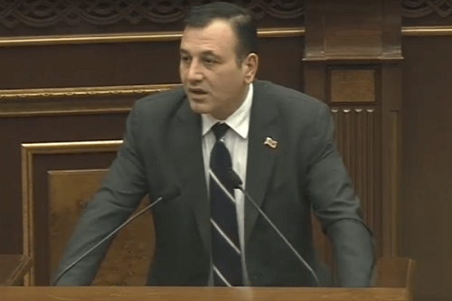 Հեծանիվով փորձել են «վրաերթի ենթարկել» «Իմ քայլի» պատգամավորին. նա դիմել է ոստիկանություն