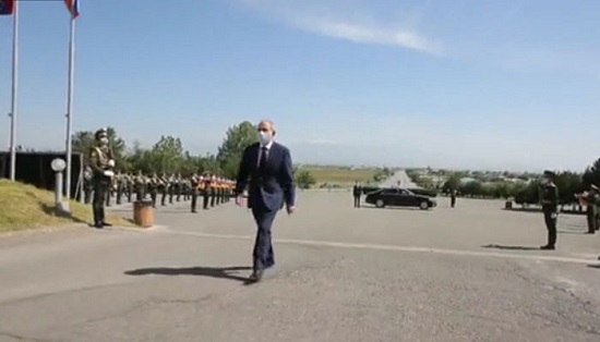 Հարգանքի տուրք՝ Սարդարապատի ճակատամարտի հերոսների հիշատակին. Նիկոլ Փաշինյան