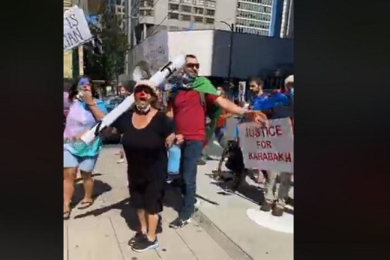 Ինչպե՞ս են ադրբեջանցիները սադրում  Վանկուվերում հայ համայնքի ներկայացուցիչների խաղաղ ցույցը