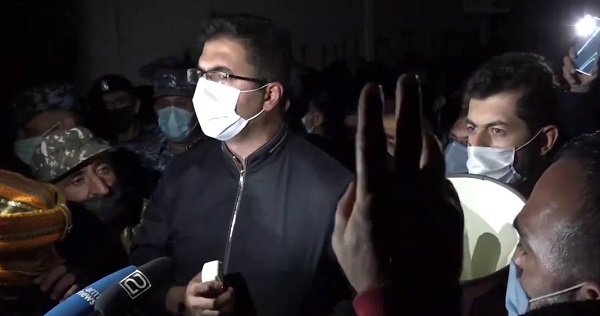 «Էդ ո՞վ ասաց՝ վարչապետը մուտիլովշիկ ա». Վայոց ձորի ոստիկանապետը զայրացավ