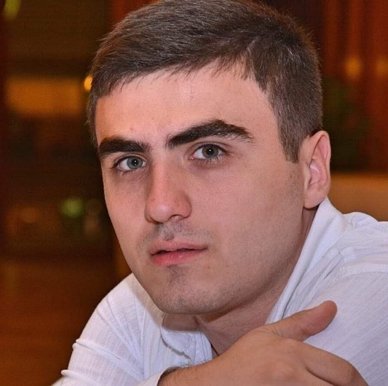 Կոչ եմ անում պայքարել մեր երեխաներին դպրոցներում դիմակախեղդ անելու որոշման դեմ...Արտյոմ Ասրիյան