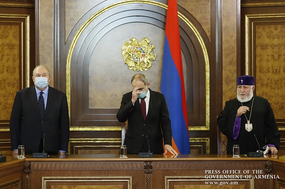 Անվտանգության խորհրդի նիստը սկսվել է Ամենայն Հայոց Կաթողիկոսի  աղոթքով