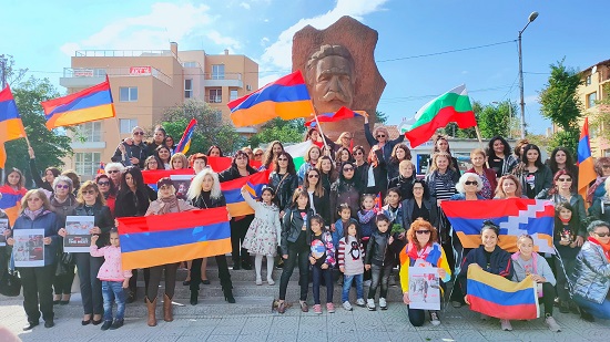 Բուլղարիայի հայերի աղոթքը, ցույցն ու ավտոերթը Վառնայում՝ ի աջակցություն Արցախի