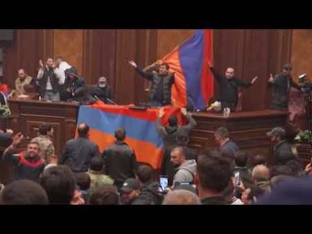 Կառավարության, ԱԺ-ի շենքերում իրավախախտումներ թույլ տված անձանցից բերման ենթարկվածներ,ձերբակալվածներ