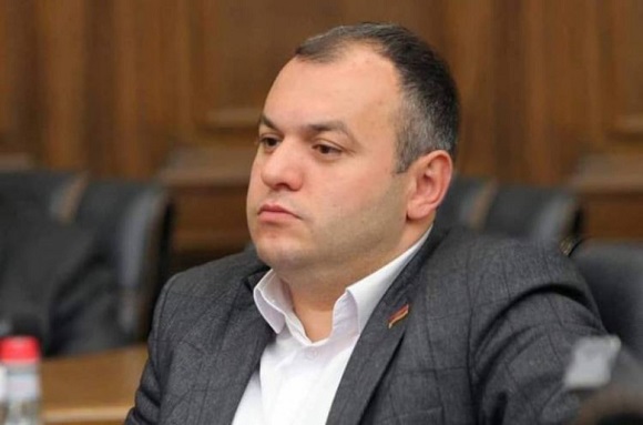 «Իմ քայլը» խմբակցության պատգամավոր Վարդան Աթաբեկյանը դուրս է եկել խմբակցությունից