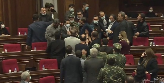 Քաշքշուկ Ազգային Ժողովում