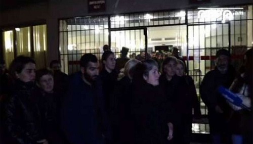 ՊՆ-ում իրավիճակը գերլարված է. աշխատակիցներին իջեցրել են բունկեր, մի քանի գեներալ պատից թռչելով փախել են 