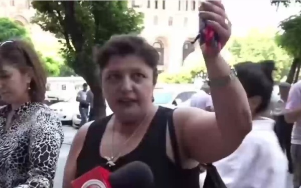 «Մի տարվա գրիչի պաշար ենք բերել, որ այլևս չգողանա». ակցիայի մասնակից