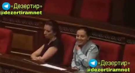 ՔՊ-ական  պատգամավորների դեմքերին խինդ ու ծիծաղ է