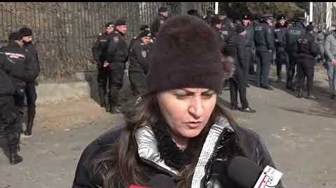 Իմ երեխան էս պետության համար է զոհվել, ինձ հանում են տնից, ասում են՝ պետական շենք է...զոհվածի մայր