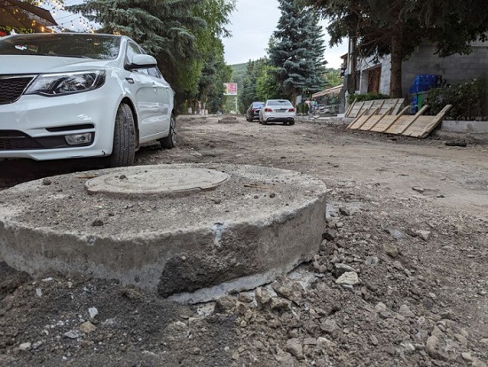 «Սա Ծաղկաձորն է. Սևանի մայրուղուց մինչև քաղաք՝ ասֆալտը քերած է»