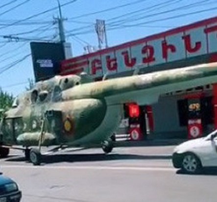 Երևանի փողոցներով  ուղղաթիռ են «քշում»