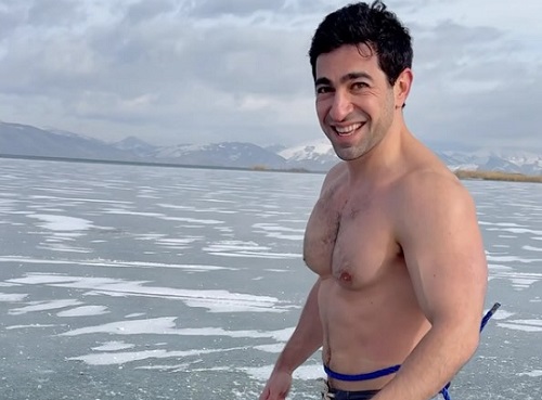 Ինչպե՞ս է Լևոն Քոչարյանը լողում  սառցե  հաստ շերտի տակ՝ Սևանում