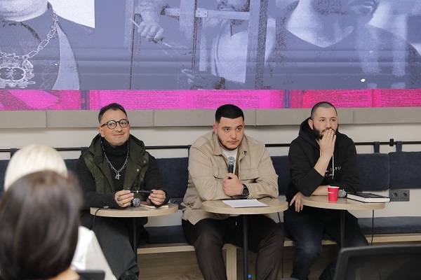 ftNFT ֆիջիթալ սփեյսում հեղինակներ Ավետ Բարսեղյանը և Արամ Ավետիսը ստեղծել են առաջին NFT  գրական տողերը