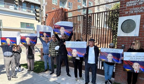 Ցույց Լոս Անջելեսում ՀՀ հյուպատոսության առաջ՝  Վարդան Ղուկասյանի իրավունքների պաշտպանության համար