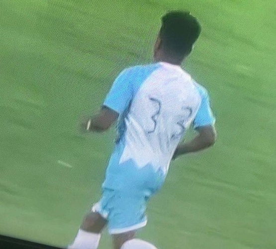 «Վեստ Արմենիա»-ի  ֆուտբոլիստի մարզաշապիկին  ֆլոմաստերո՞վ էր գրված համարը 