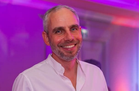 ՀՀ-ում Չեխիայի դեսպանը սաքսոֆոն է նվագել գինու փառատոնին