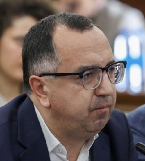 Ցավով պետք է տեղեկացնեմ, որ հարազատ եղբայրս աշխատում է Փաշինյան Նիկոլի գլխավորած թիմում․․․