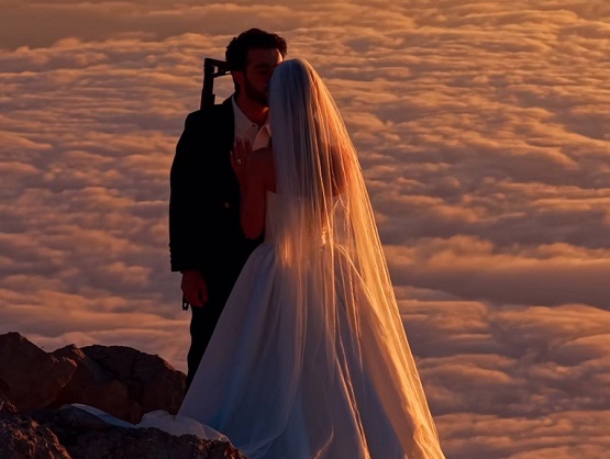 Հարսանիք լեռներում․ Արթուր Խաչենցն ու հարսնացուն՝ Խուստուփի գագաթին