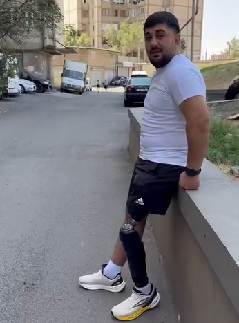 Գողացել են պատերազմում վիրավորված Սամվել Սարյանի ավտոմեքենայի կողային հայելիները