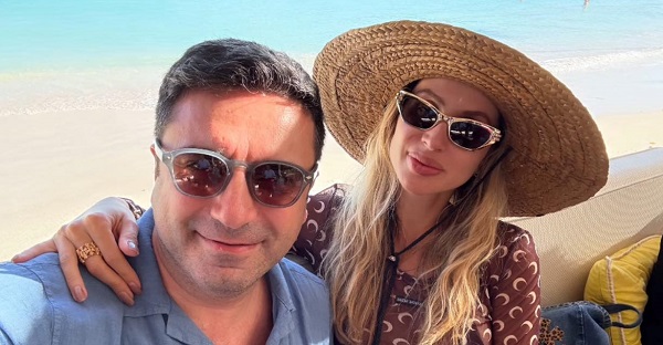 Ալեն Սիմոնյանը լուսանկար է հրապարակել երգչուհի Սվետլանա Լոբոդայի հետ