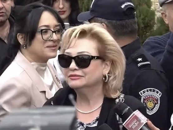 «Արևիկ Բլեջյանցը , հանդիսանալով Աստծո ժողովուրդ աղանդի հետևորդ, մասնակցում էր  կարգալույծ քահանայի պատարագին»