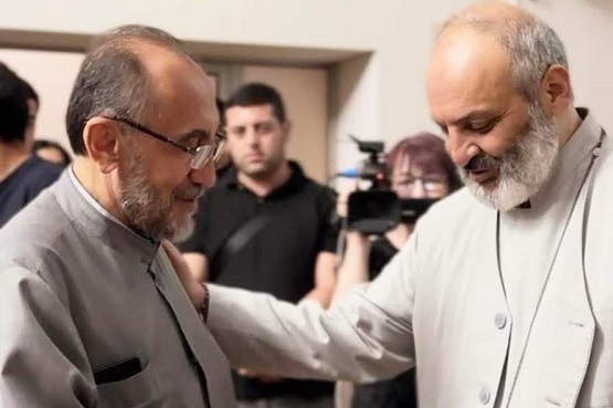 Միքայել և Բագրատ Սրբազանները դիմել են Գարեգին Բ-ին․ պահանջում են կարգալույծ անել 10 դավաճան եսպիսկոպոսներին 