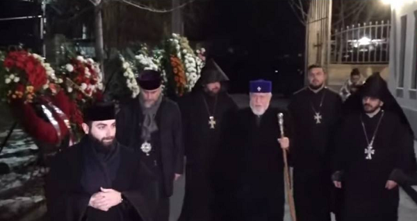 Վեհափառ Հայրապետը ներկա էր Սպարապետ Վազգեն Սարգսյանի հոր հոգեհանգստի արարողությանը