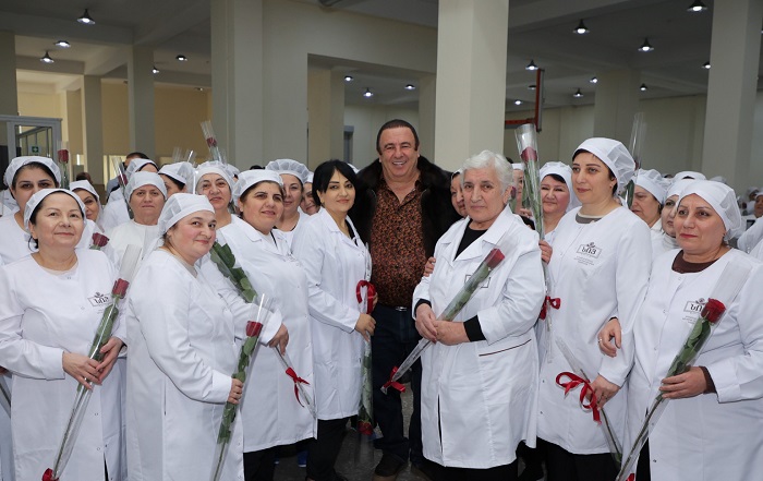 Դո՛ւք ընտանիքի հոգատար մայրեր եք, հավատարիմ, սիրելի ընկերներ եք ու արժանի եք լավագույնին. Գագիկ Ծառուկյան