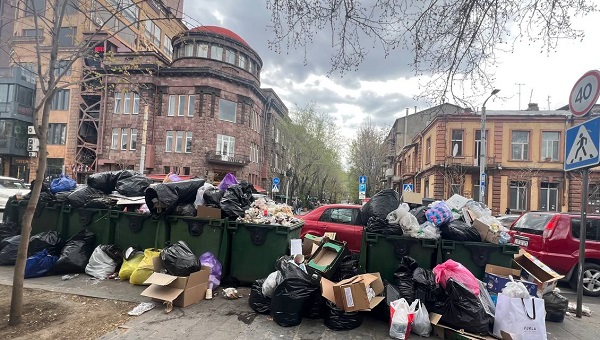 «Էս ի՞նչ ա քաղաքի վիճակը, ամոթը լավ բան ա ...». Ալիկ Ալեքսանյանը տեսանյութ է հրապարակել