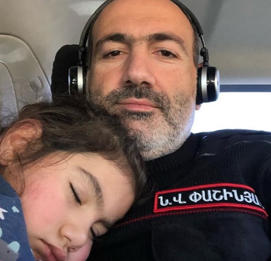 Գնում ենք Արցախ. Նիկոլ Փաշինյանը լուսանկար է հրապարակել Արփիի հետ