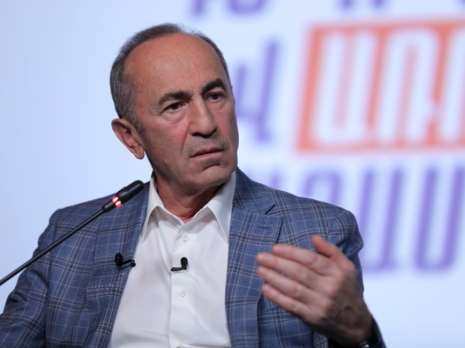 Մենք ուզո՞ւմ ենք ունենալ անվտանգ երկիր, թե՞ ուզում ենք շարունակել ծնկաչոք ապրել. Ռոբերտ Քոչարյան