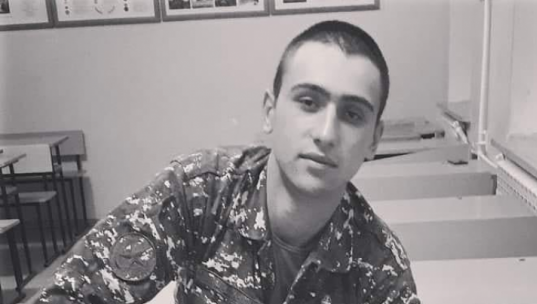 Կոմայի մեջ հերոս Տիգրանը արտասվել է՝ լսելով մոր ձայնը. այդպես էլ կոմայից դուրս չգալով՝ մահացել է