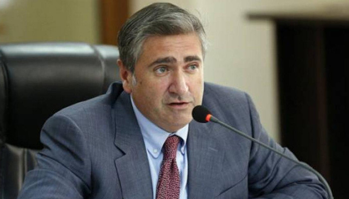 էս ի՞նչ վարվելակերպ է, չէք էլ թողնում ընդդիմության նախագծերը քննարկվեն