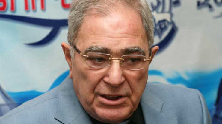 Տիգրան Կարապետյանը կորոնավիրուսային ախտորոշմամբ ծայրահեղ ծանր վիճակում տեղափոխվել է հիվանդանոց