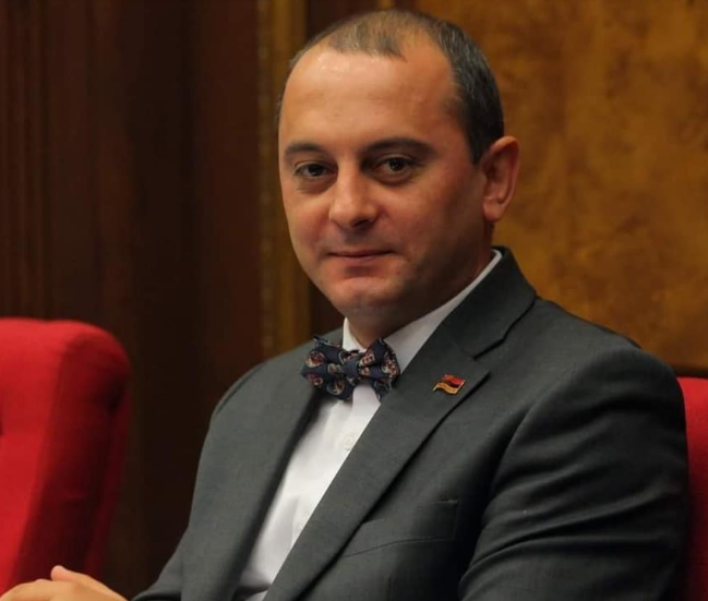 Երդվի հորդ արև․․․