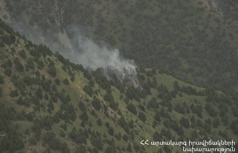ԱԻՆ-ը Խոսրովի անտառ արգելոցում բռնկված հրդեհի տեսանյութ է հրապարակել